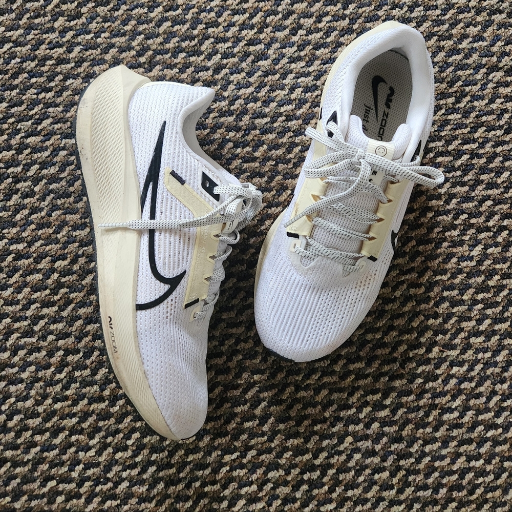 Nike Air Zoom Pegasus 40 Running Shoe Sneaker White Coconut Milk 9